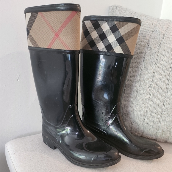 Womens Authentuc Burberry Rain Boots Size 37 - Picture 1 of 6